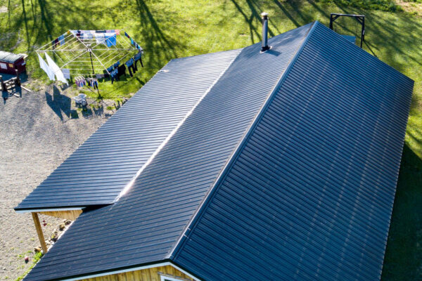 Metal Roofing & Reliable Home Solutions for the Lake Erie Coast.
Amish-owned and operated, Troyer Roofing provides expert roofing and exterior services from Buffalo, NY, to Erie, PA. Call us at 716-294-1793